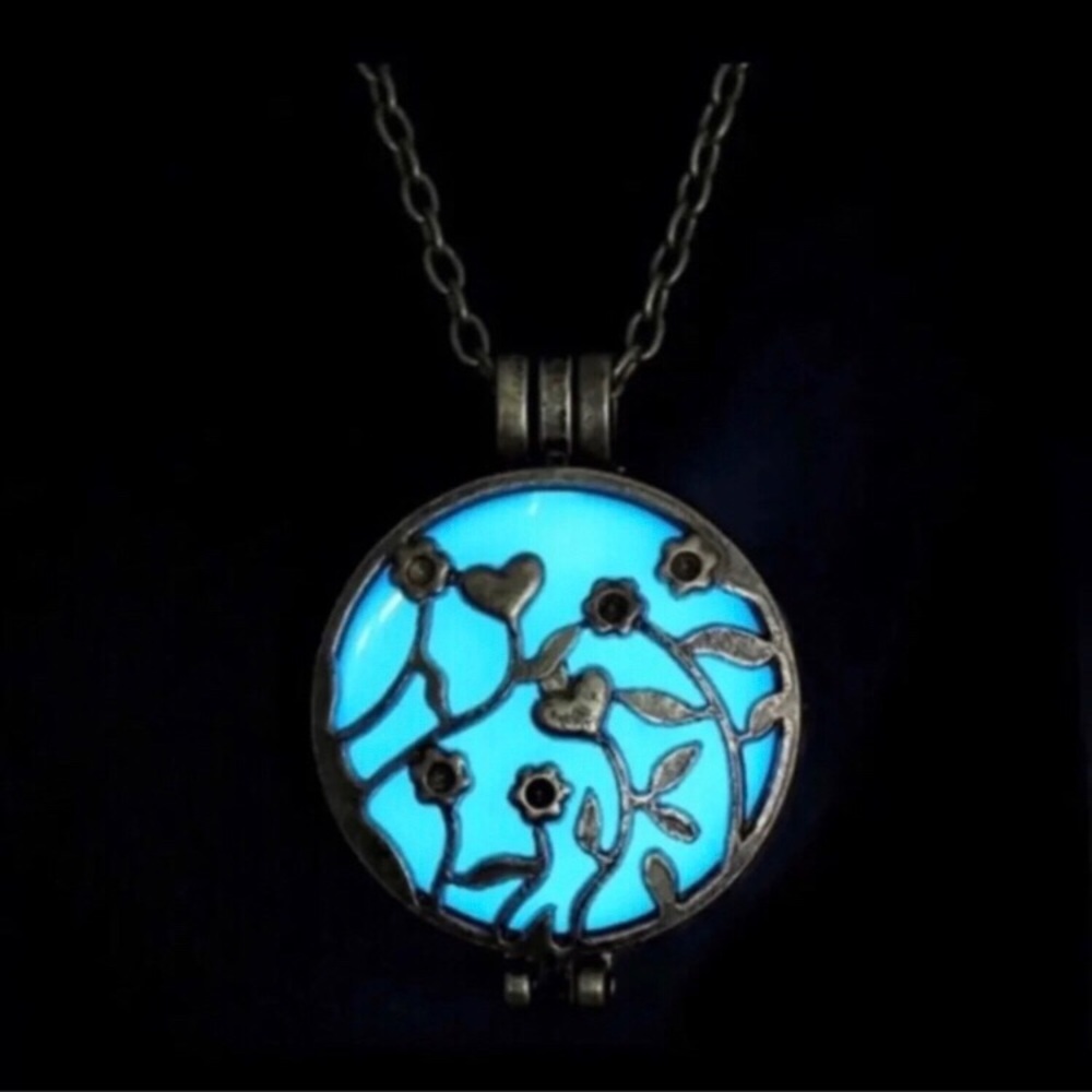 Glow in the Dark Heart Flower Necklace